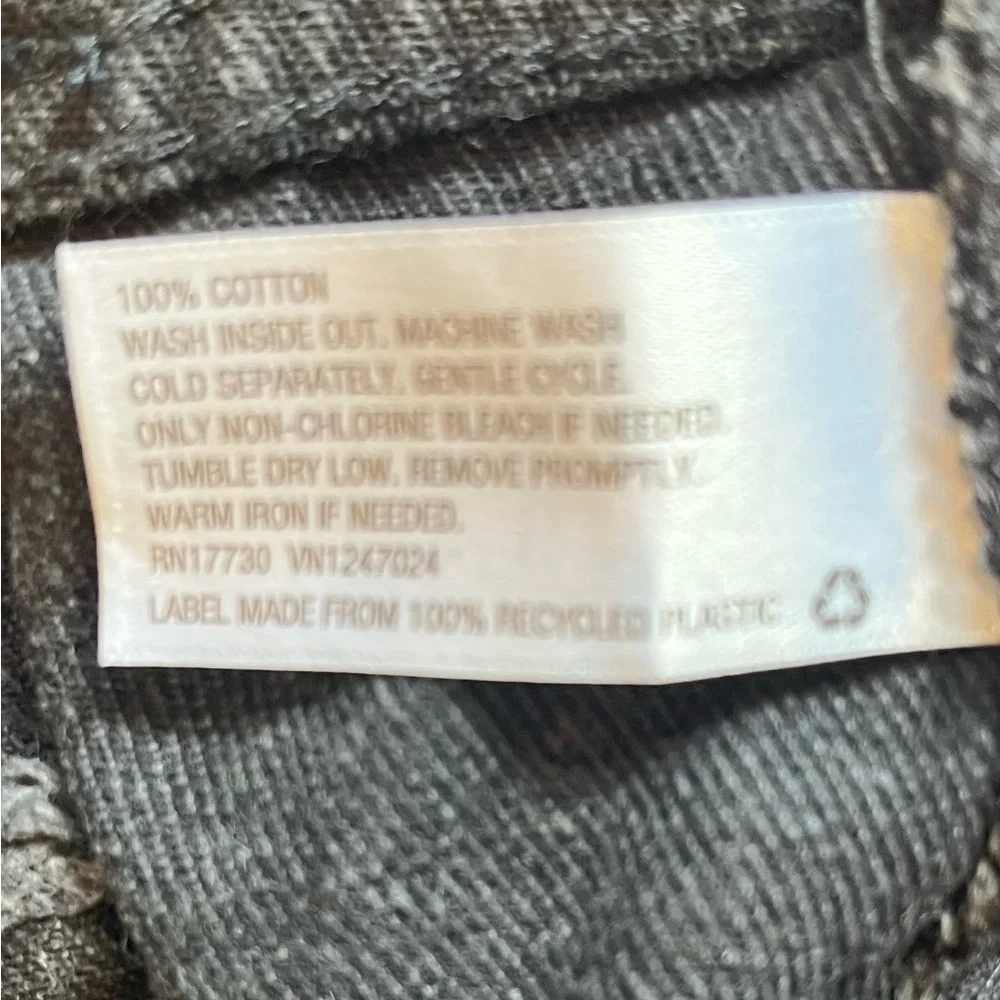 Wild Fable Women's High Rise Distressed Bermuda
Shorts. Size 14 - Picture 5 of 5